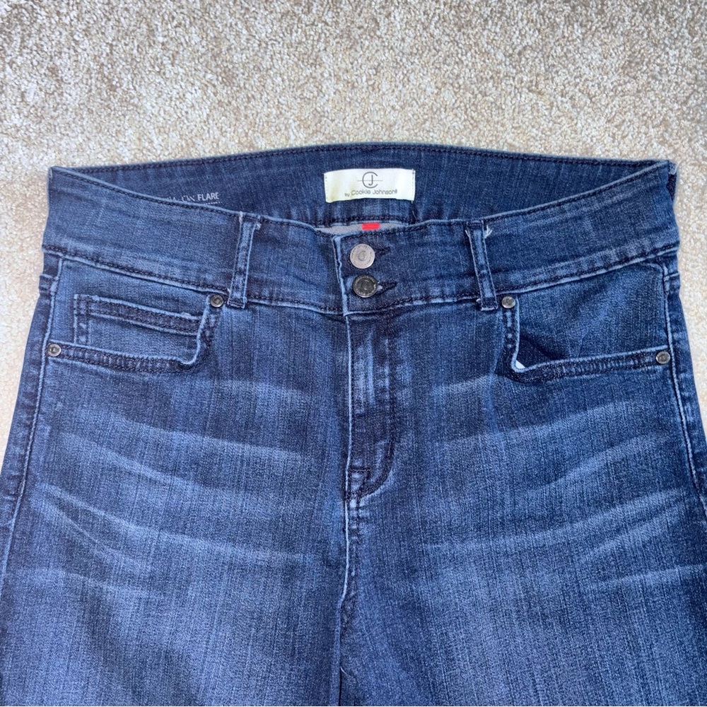 CJ by Cookie Johnson Women's 31x34 Foundation Flare Leg Med-Dark Wash Mid Rise - Picture 6 of 8